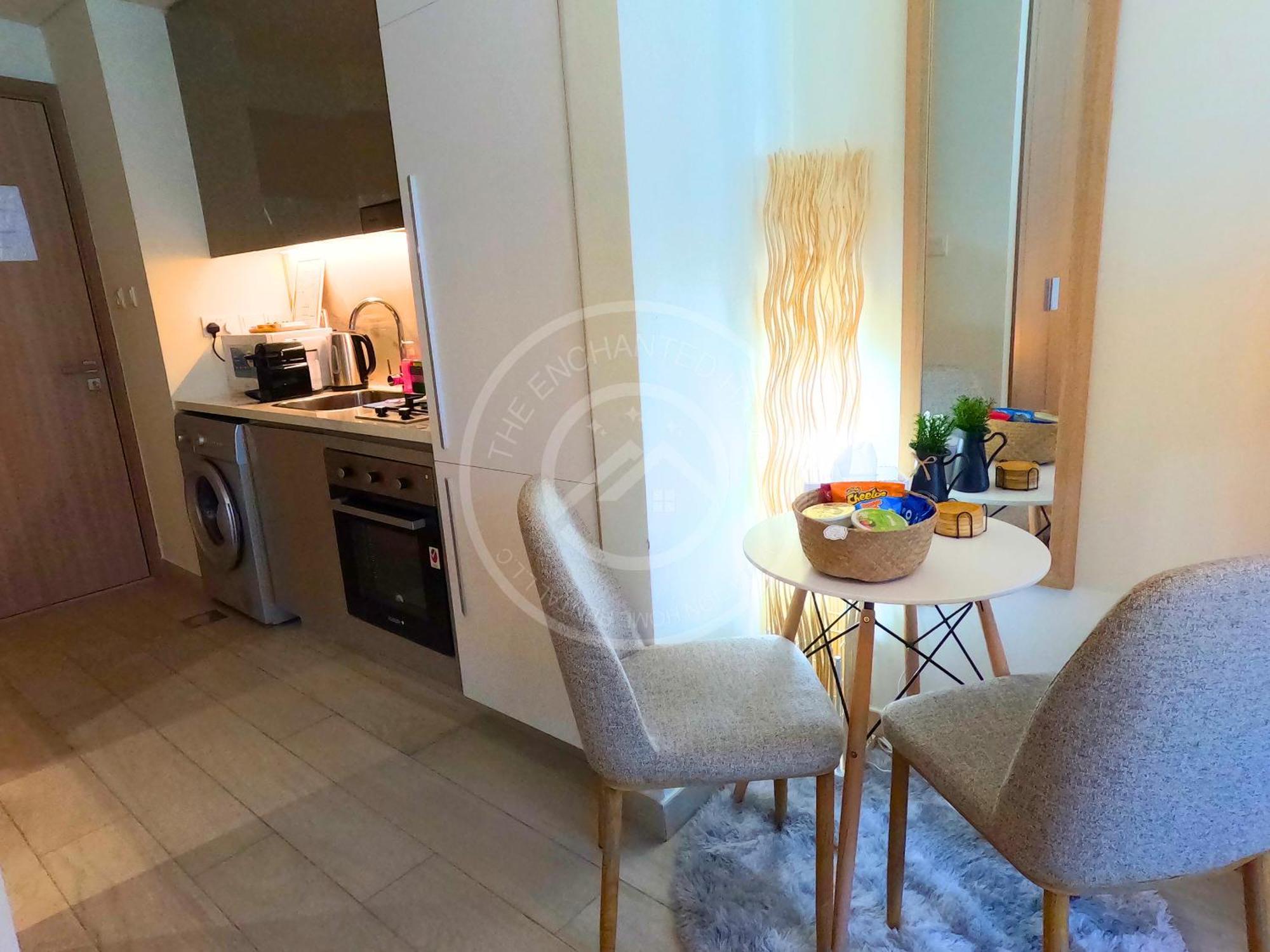 Luxury In Meydan, Furnished With Wifi, Terrace, Gym, Pool & Free Parking Dubai